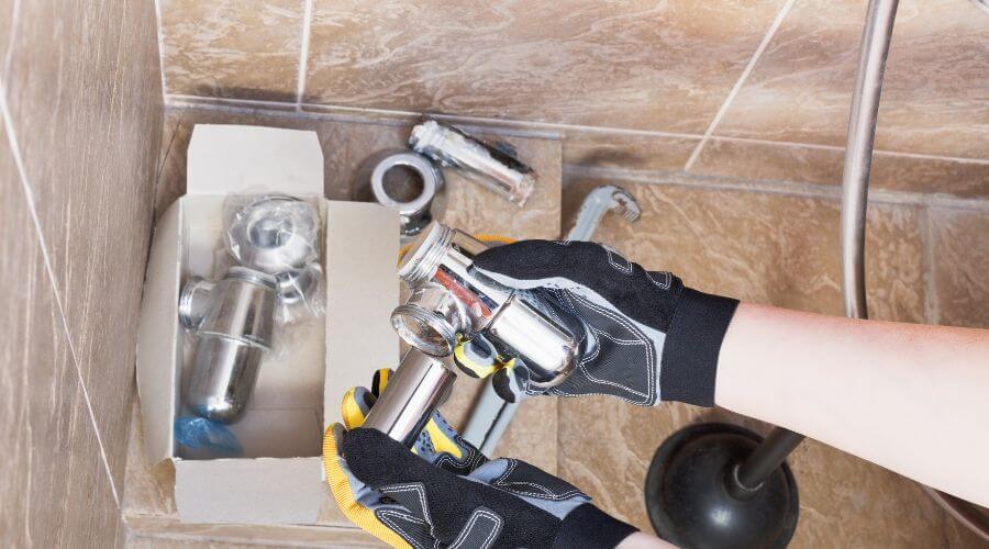 Professional gutter cleaning in Bloomington, CA